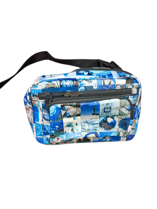 Witzige Bauchtasche in Blautönen mit Print neu