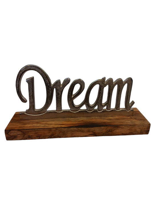 Deko Schriftzug "Dream" in Silber aus Alu auf Holzsockel